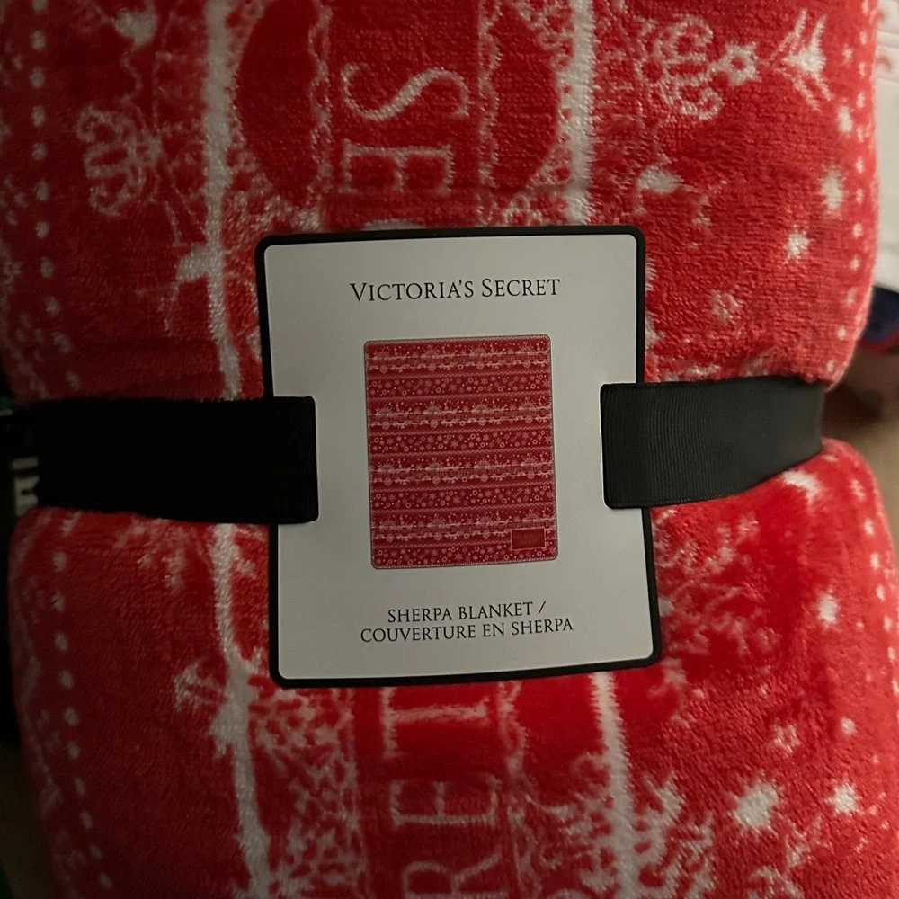 Victorias Secret Holiday Throw Blanket Red Snowflake 50x60